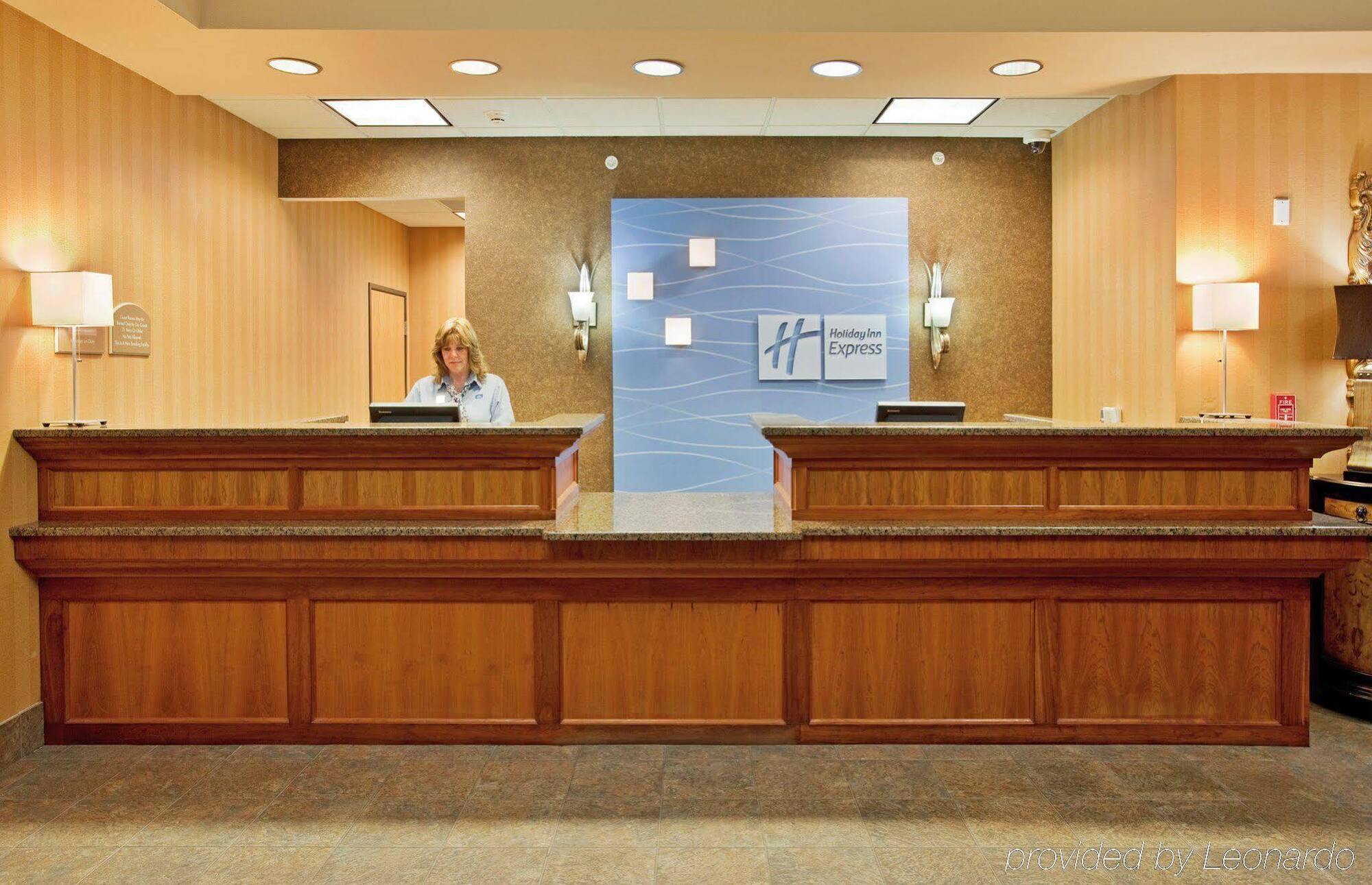 Holiday Inn Express Hastings By Ihg Bagian luar foto